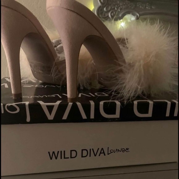 Pink heels - Picture 3 of 4